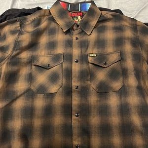 Mens XL Chachi. I have the tag aswell. Worn once due to needing a Large